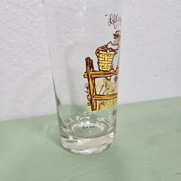 Holly Hobbie "Life's a picnic...enjoy it" Glass Cup Tumbler American Greetings - Picture 2 of 8